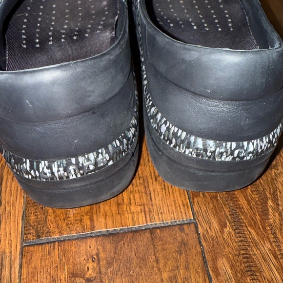 Crocs Dual Comfort Neria Pro II Black Gray SlipOn Clog Shoes Nursing Women 9 - Picture 3 of 8